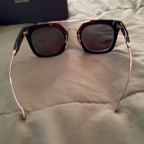 Alex Tom Ford - Picture 3 of 3